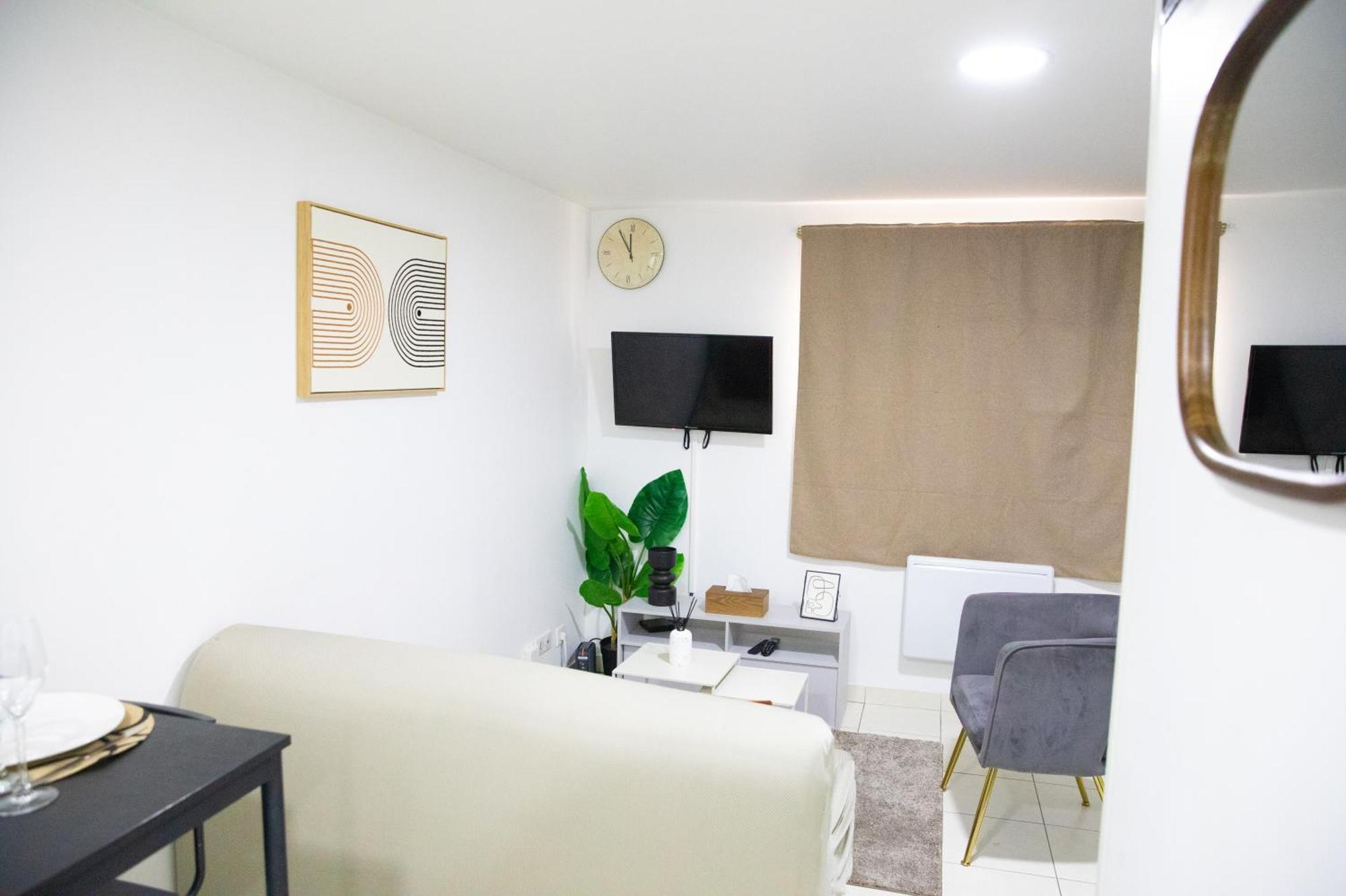 Le Relax Place - Metro 5 بوبْئيني المظهر الخارجي الصورة